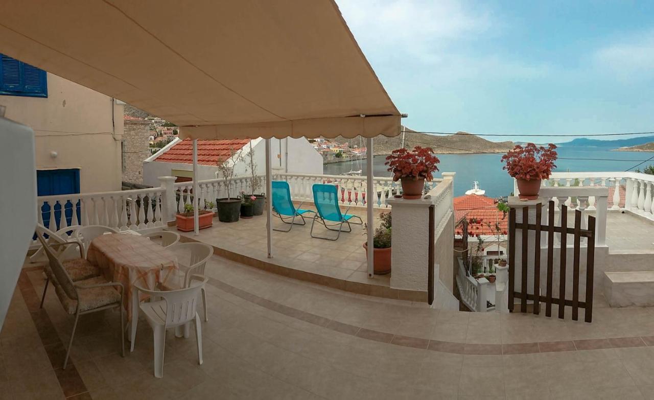 Villa Niovi Chalki Town Esterno foto