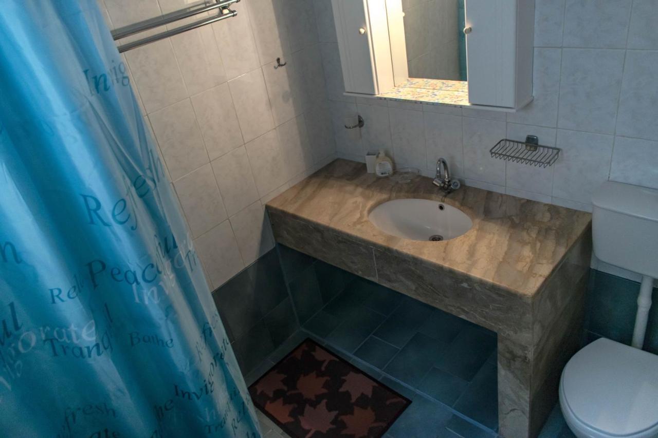 Villa Niovi Chalki Town Esterno foto
