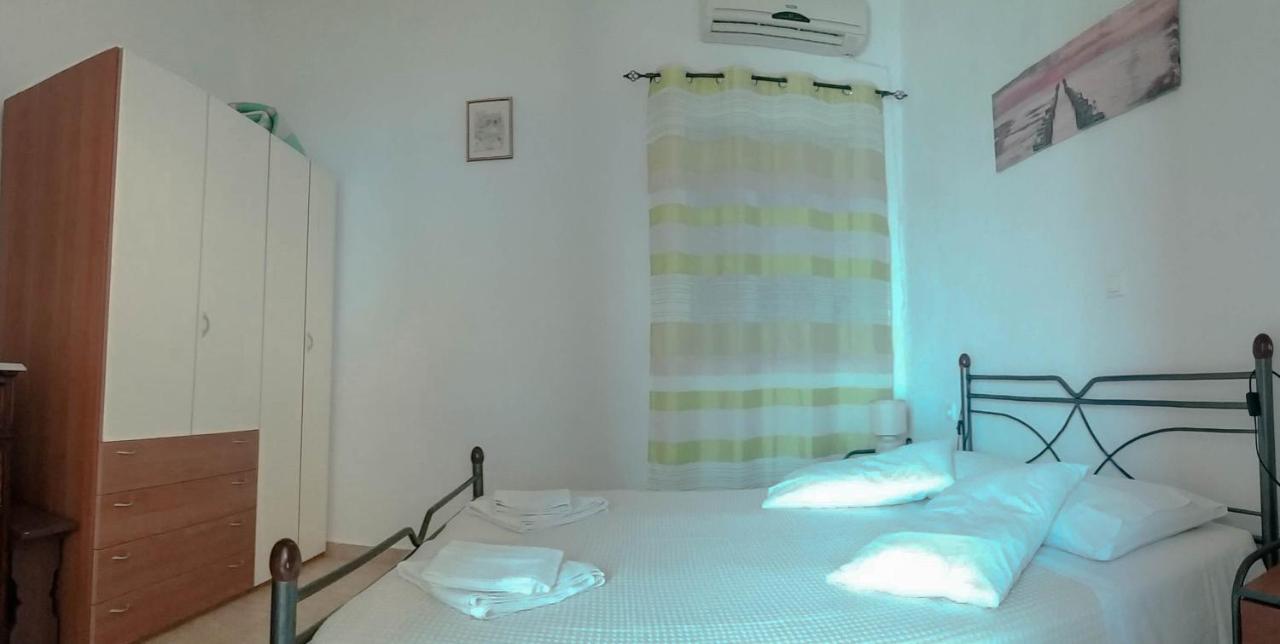 Villa Niovi Chalki Town Esterno foto